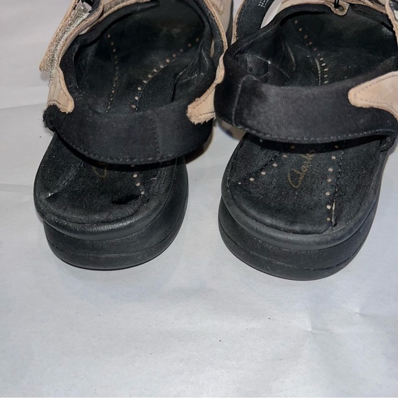 Clark’s Springers women’s tan comfort open toe strappy walking sandals shoes. 8 - Picture 8 of 9